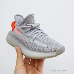 HypeYourBeast Adidas Yeezy Boost 350 V2 'Tail Light' (infant)