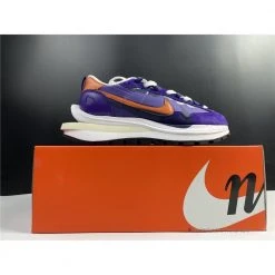 HypeYourBeast Nike Vaporwaffle Sacai Dark Iris