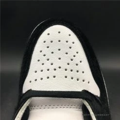 Hypeyourbeast Jordan 1 High OG