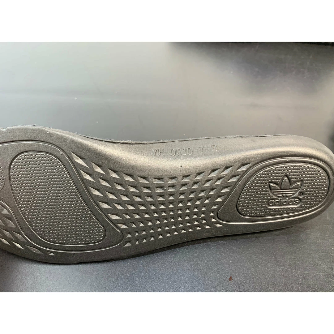 Hypeyourbeast Adidas Yeezy Boost 350 V2 'Dazzling Blue' 9 Hypeyourbeast Adidas Yeezy Boost 350 V2 'Dazzling Blue'