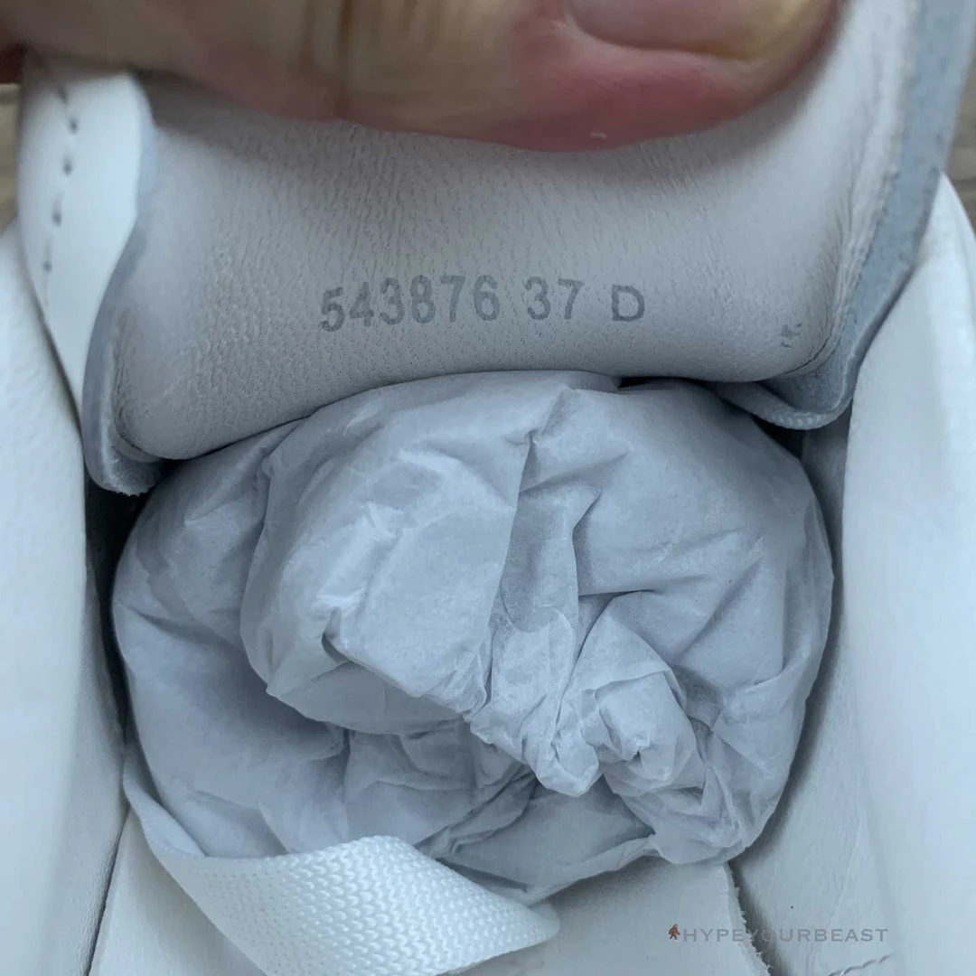 HypeYourBeast A. Mcqueen Alexander McQueen White / Orange 10 HypeYourBeast A. Mcqueen Alexander McQueen White / Orange