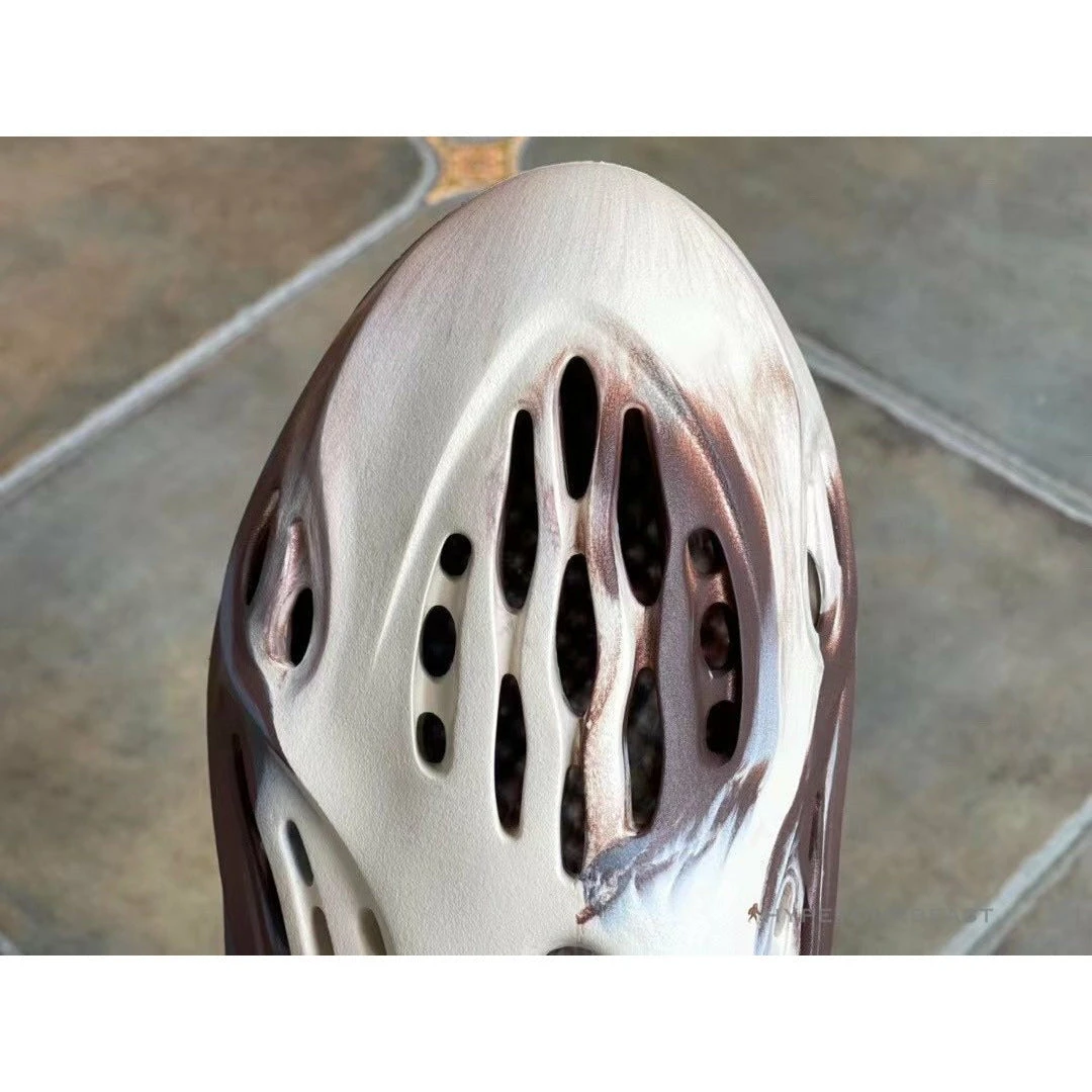 HypeYourBeast Adidas Yeezy Foam RUNNER MX 'Cream Clay' 8 HypeYourBeast Adidas Yeezy Foam RUNNER MX 'Cream Clay'