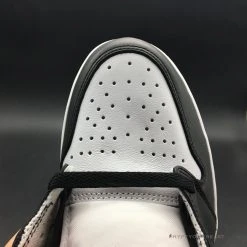 Hypeyourbeast Air Jordan 1 High 'Satin Black Toe'