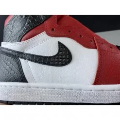 Hypeyourbeast Air Jordan 1 Retro High Snake Chicago Satin