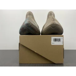 Hypeyourbeast Adidas Yeezy Foam Runner 'MX Sand' 24 Hypeyourbeast Adidas Yeezy Foam Runner 'MX Sand'