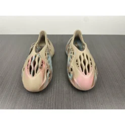 Hypeyourbeast Adidas Yeezy Foam Runner 'MX Sand' 26 Hypeyourbeast Adidas Yeezy Foam Runner 'MX Sand'