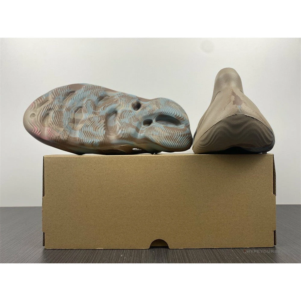 Hypeyourbeast Adidas Yeezy Foam Runner 'MX Sand' 5 Hypeyourbeast Adidas Yeezy Foam Runner 'MX Sand'