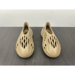 Hypeyourbeast Adidas Yeezy Foam Runner 'Ochre' 18 Hypeyourbeast Adidas Yeezy Foam Runner 'Ochre'