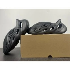 Hypeyourbeast Yeezy Foam Runner Black