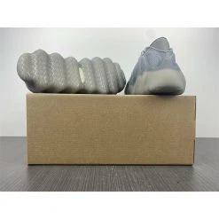 Hypeyourbeast Adidas Yeezy 400 'Coconut Grey'