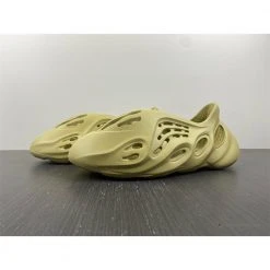 Hypeyourbeast Yeezy Foam Runner 'Yellow'