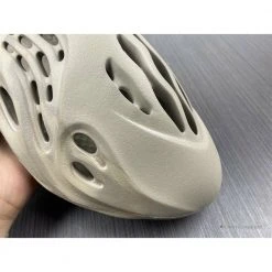 Hypeyourbeast Yeezy Foam Runner Beige