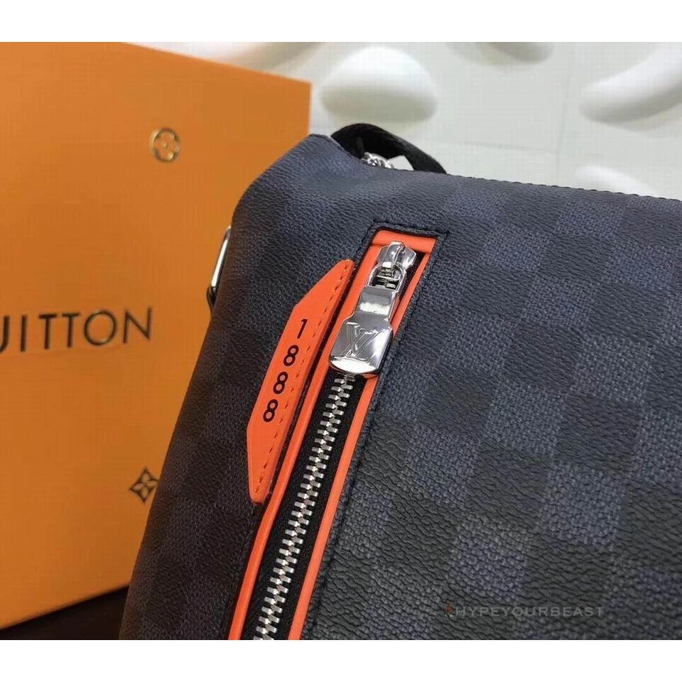 Hypeyourbeast DAMIER COBALT RACE DISCOVERY MESSENGER PM 5 Hypeyourbeast DAMIER COBALT RACE DISCOVERY MESSENGER PM