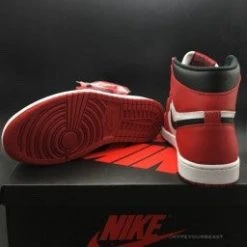 HypeYourBeast Air Jordan 1 Retro High OG 'Chicago'