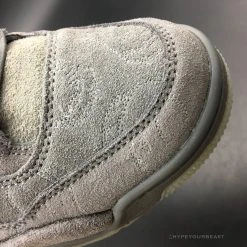 Hypeyourbeast Jordan 4 X KAWS Gray