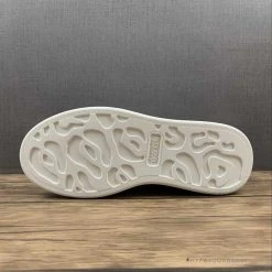 HypeYourBeast Alexander McQueen White / Black / Black A. Mcqueen 32 HypeYourBeast Alexander McQueen White / Black / Black A. Mcqueen